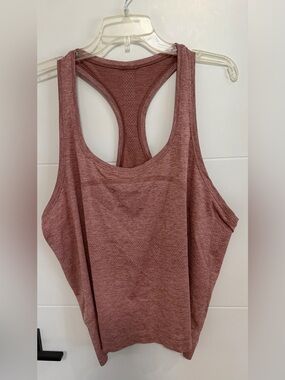Lululemon: Women’s Sleeveless Top- Size 20 (ptp approx 23in)